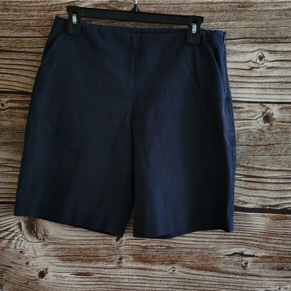 " Theory " Woman's shorts blue Size: 8 left side zipper Pre-owned - Picture 2 of 4